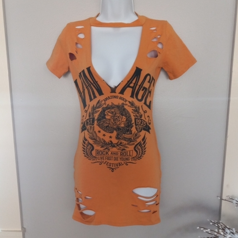 Windsor Rock Tshirt Dress XS Distressed, Low Cut Front